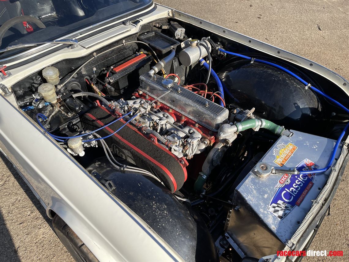 triumph-tr5-historic-race-car