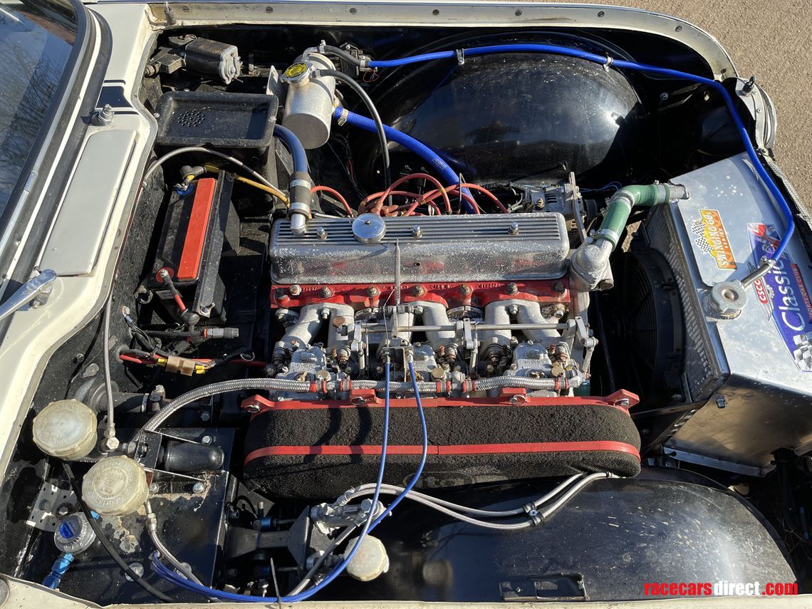 triumph-tr5-historic-race-car