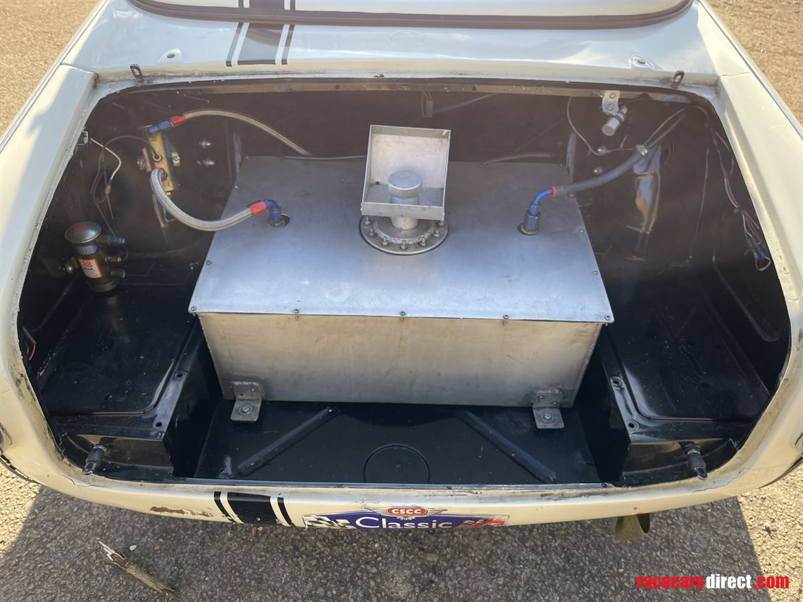 triumph-tr5-historic-race-car