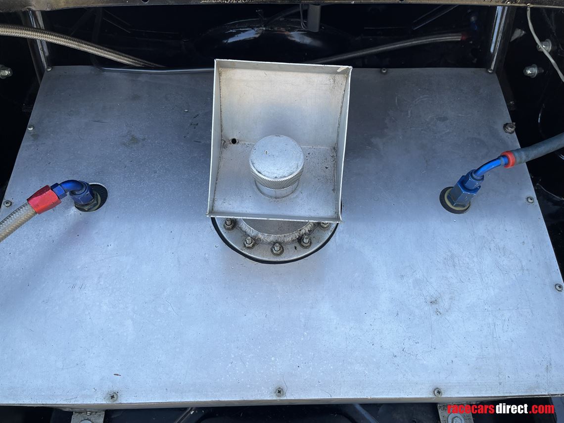 triumph-tr5-historic-race-car