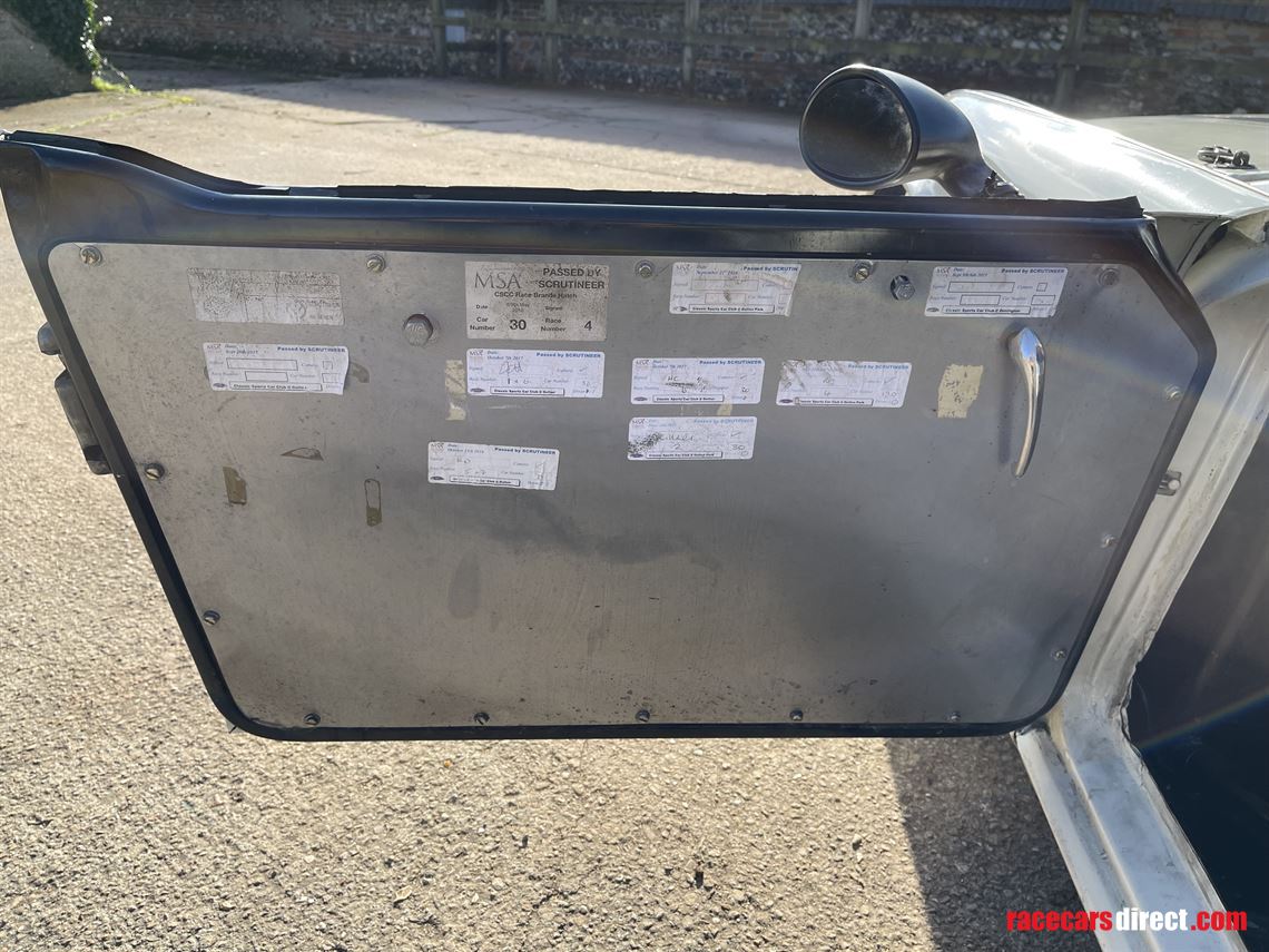 triumph-tr5-historic-race-car