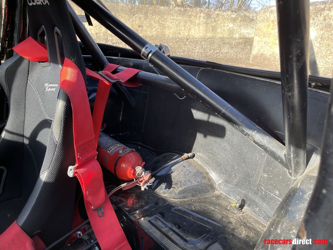 triumph-tr5-historic-race-car