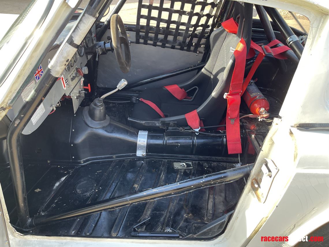 triumph-tr5-historic-race-car