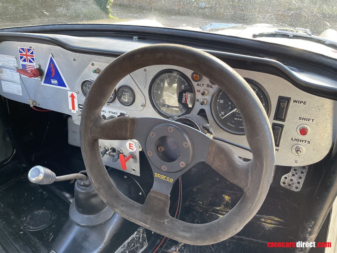 triumph-tr5-historic-race-car