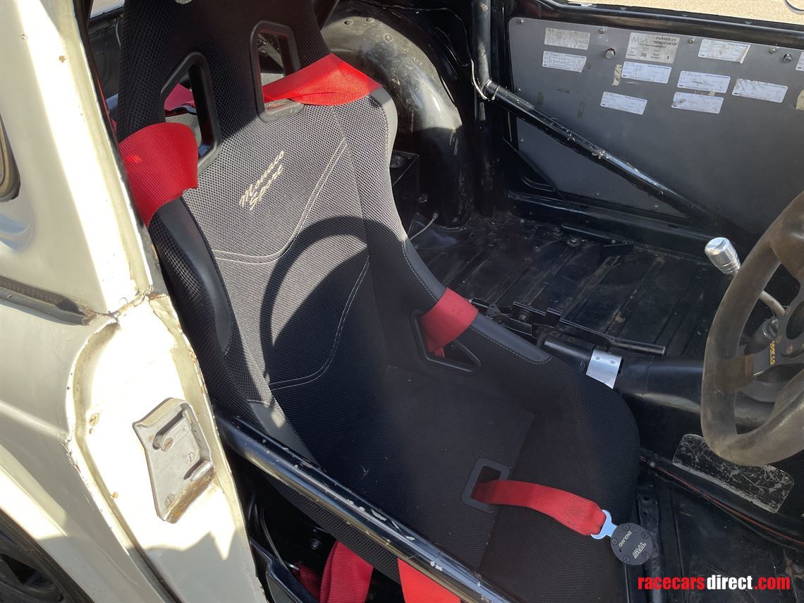 triumph-tr5-historic-race-car