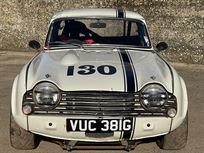 triumph-tr5-historic-race-car