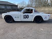 triumph-tr5-historic-race-car