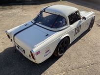 triumph-tr5-historic-race-car