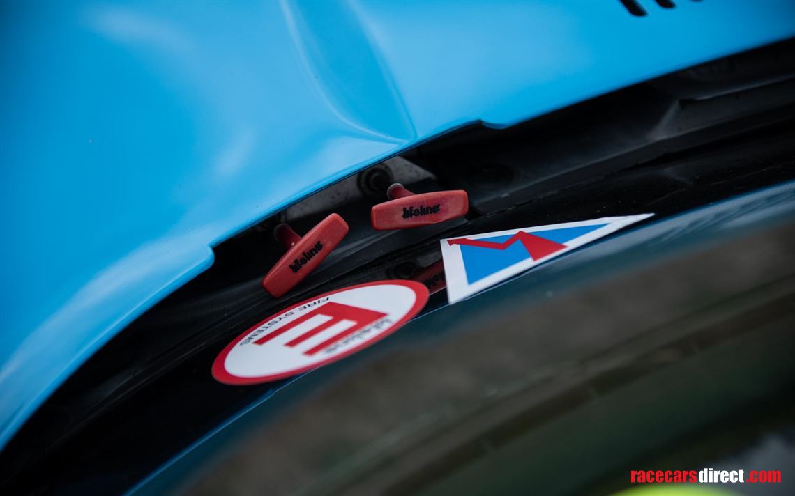 1995-bmw-e36-318is-race-car-bmw-class-winner