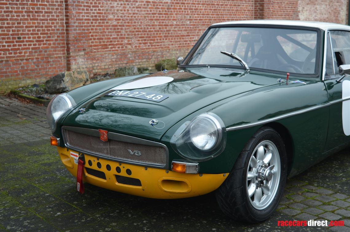 1969-mgb-gt-v8-35l-210-bhp