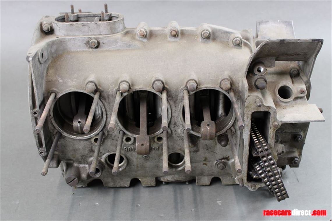 porsche-911-engine-case-with-crankshaft-from