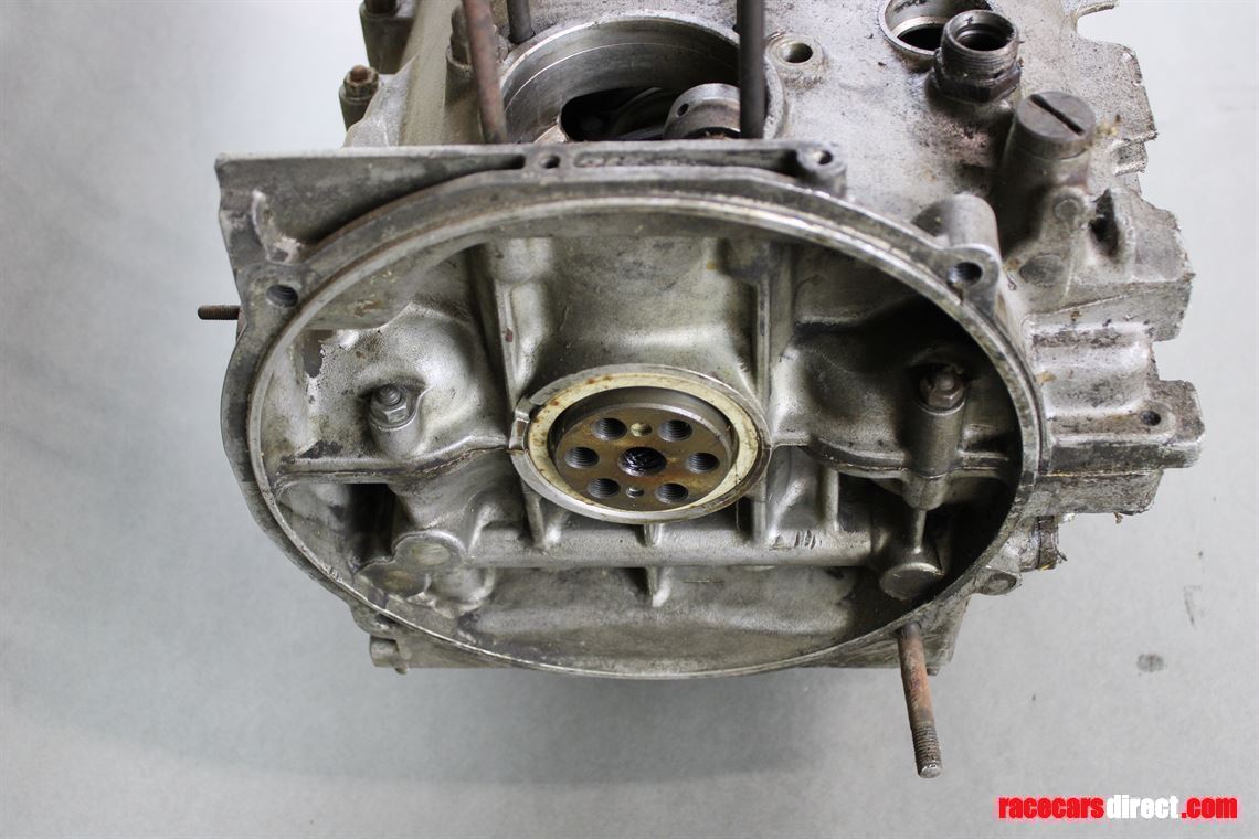 porsche-911-engine-case-with-crankshaft-from