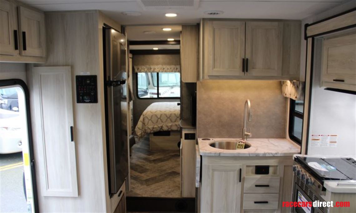 2020-forest-river-sunseeker-3250dsle