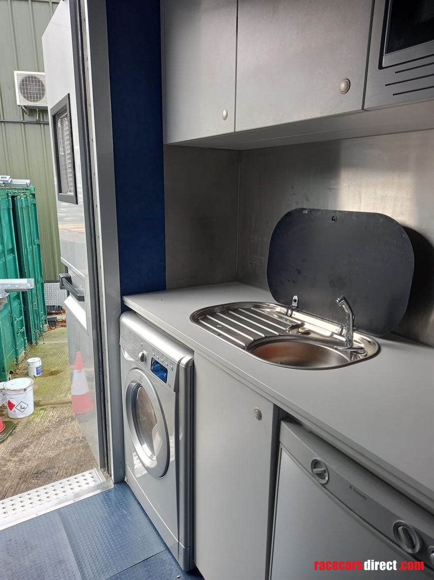 2010-mercedes-axor-1843ls-auto