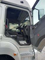 2010-mercedes-axor-1843ls-auto