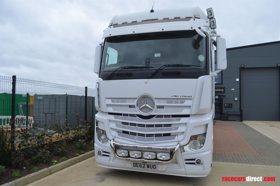 4-car-transporter-with-two-slideouts-and-actr