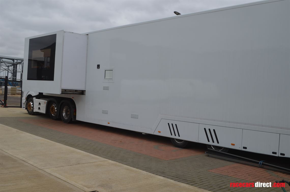 4-car-transporter-with-two-slideouts-and-actr