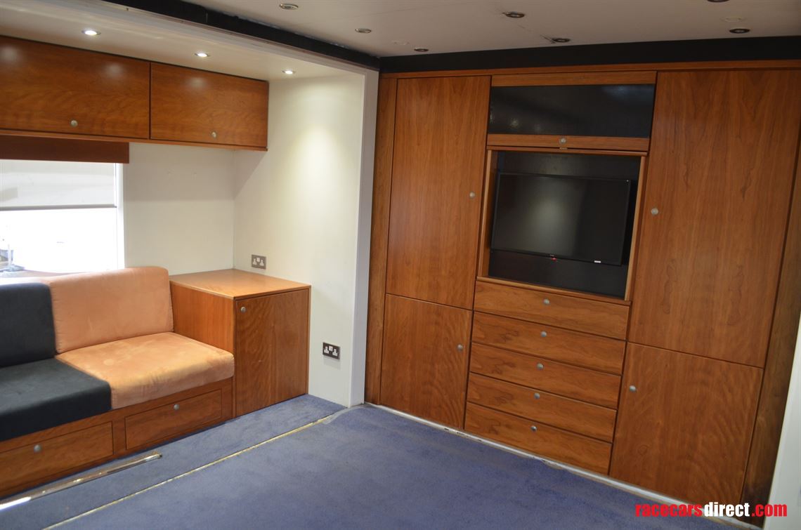 4-car-transporter-with-two-slideouts-and-actr