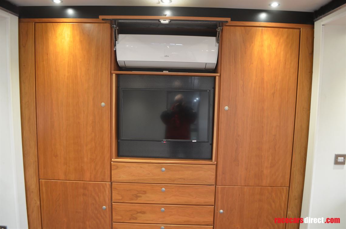 4-car-transporter-with-two-slideouts-and-actr