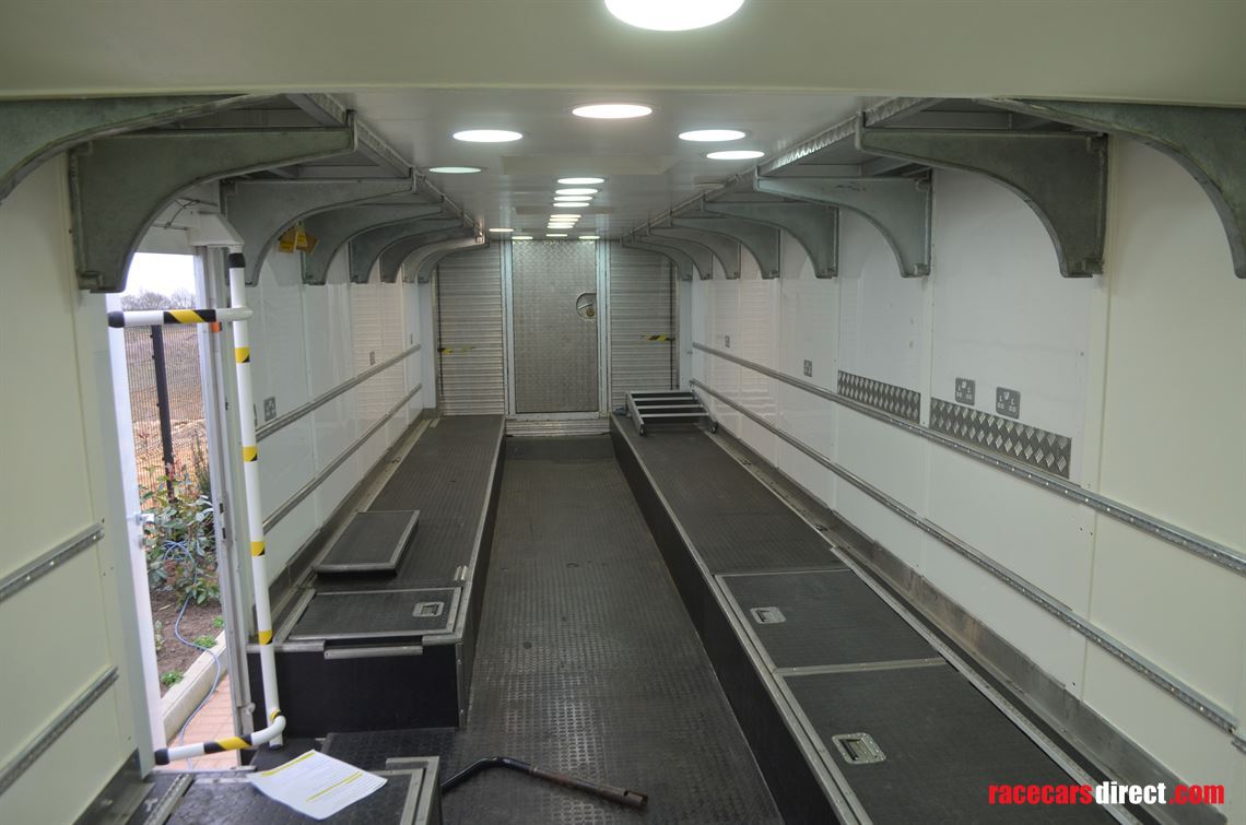 4-car-transporter-with-two-slideouts-and-actr