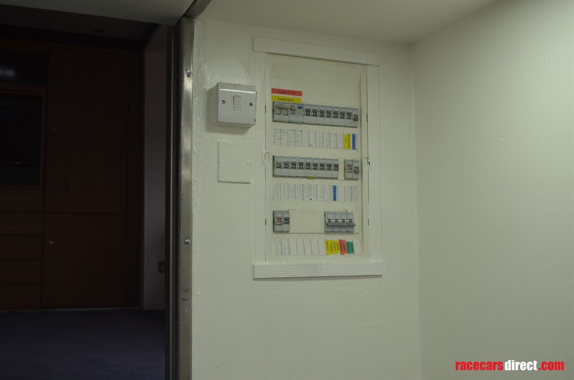 4-car-transporter-with-two-slideouts-and-actr