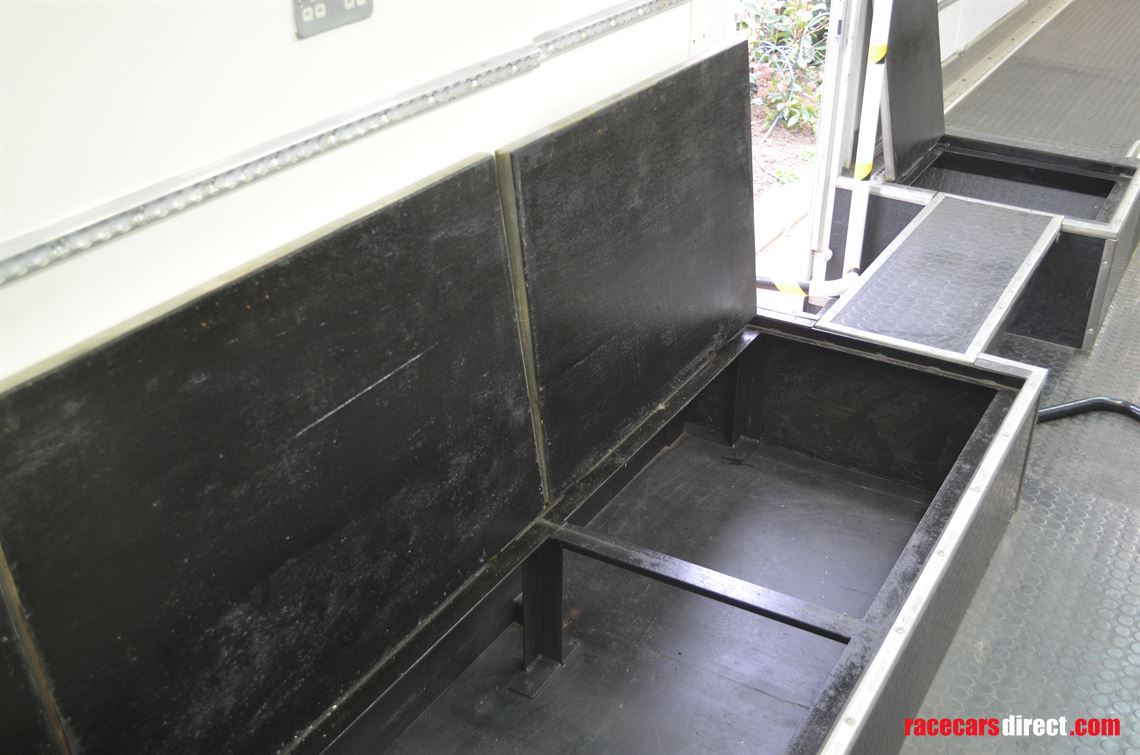 4-car-transporter-with-two-slideouts-and-actr