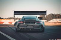 unique-and-fast-porsche-991-cup