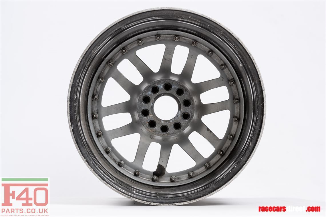 ferrari-f40-gte-18-race-wheels