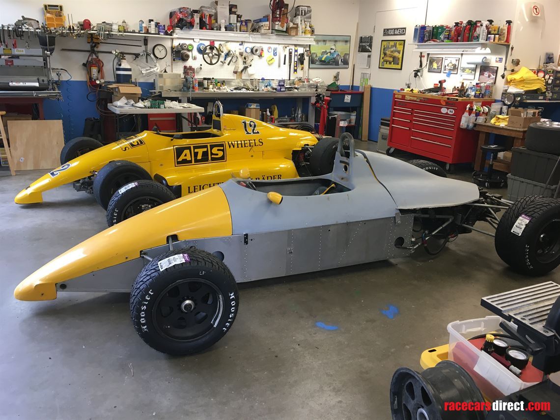 686 (foreground) & 787, new rains included!