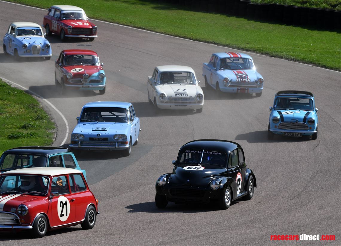 morris-minor-split-screen-racer