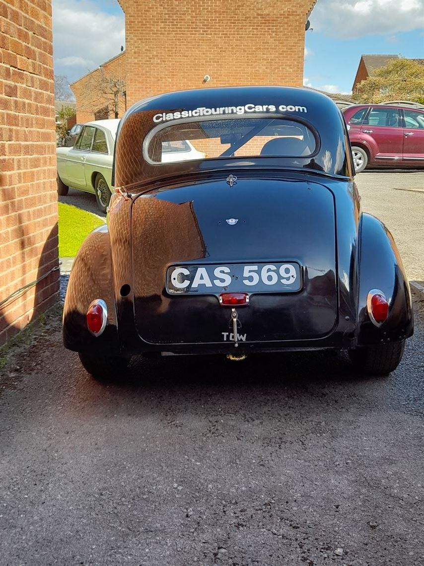 morris-minor-split-screen-racer