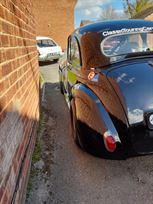 morris-minor-split-screen-racer