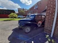 morris-minor-split-screen-racer