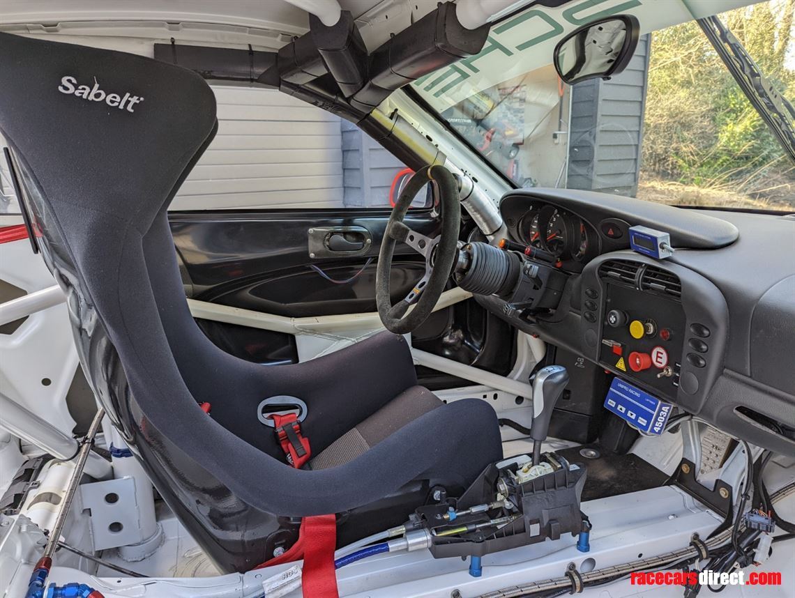 porsche-911-996-gt3-cup-2004