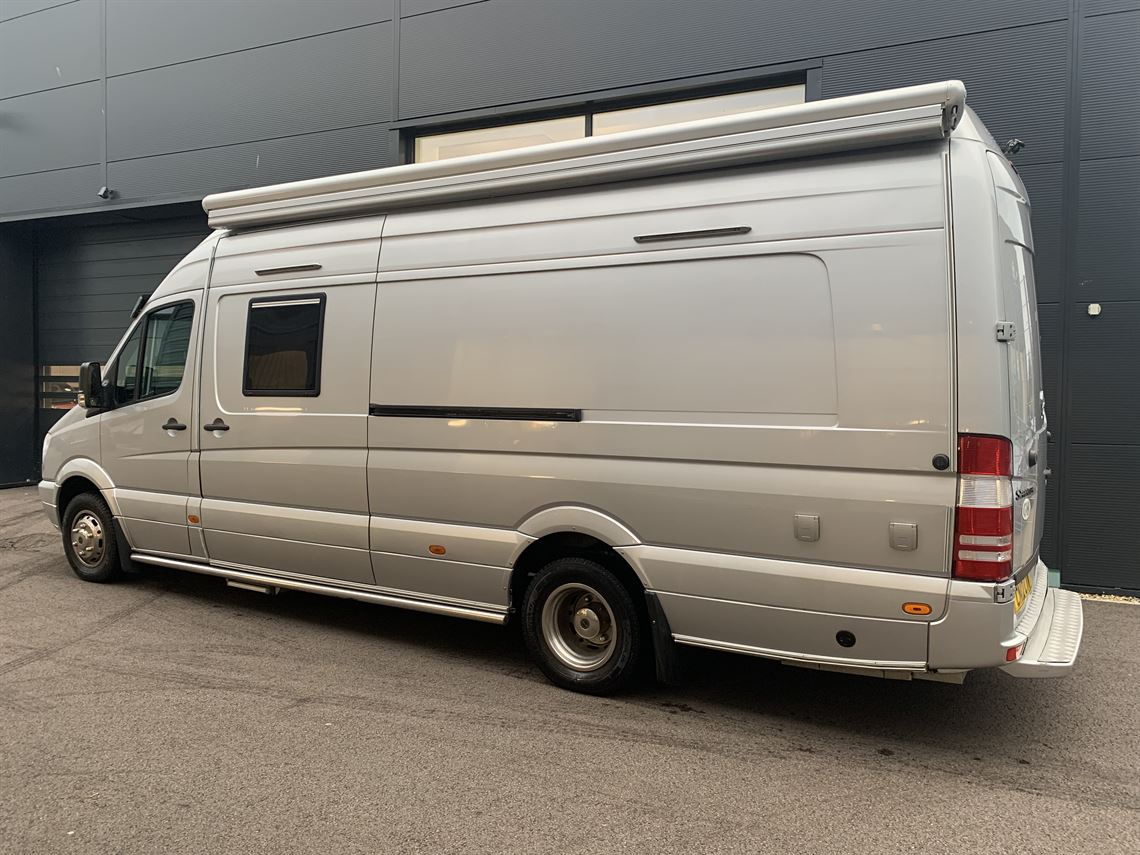 mercedes-sprinter-516-cdi-race-truck
