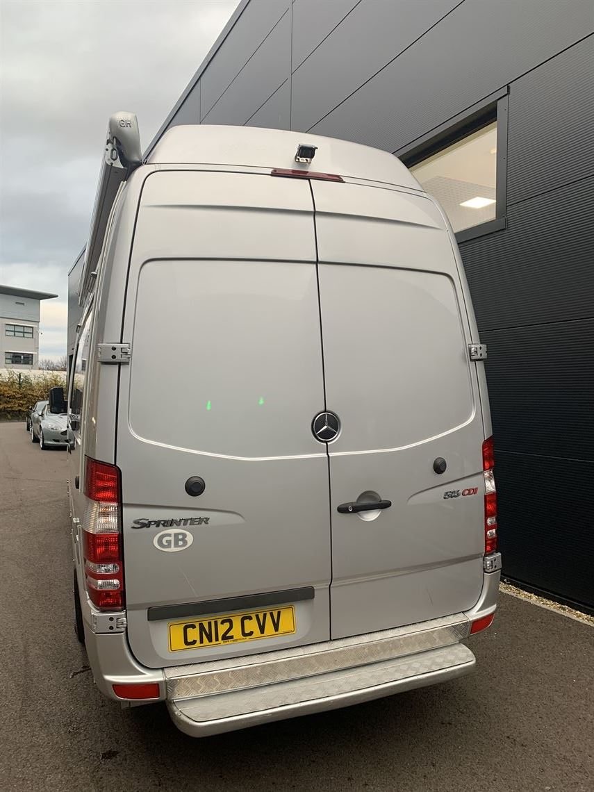 mercedes-sprinter-516-cdi-race-truck