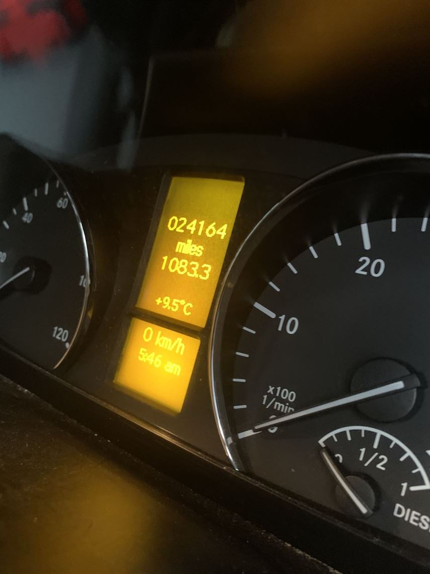 mercedes-sprinter-516-cdi-race-truck