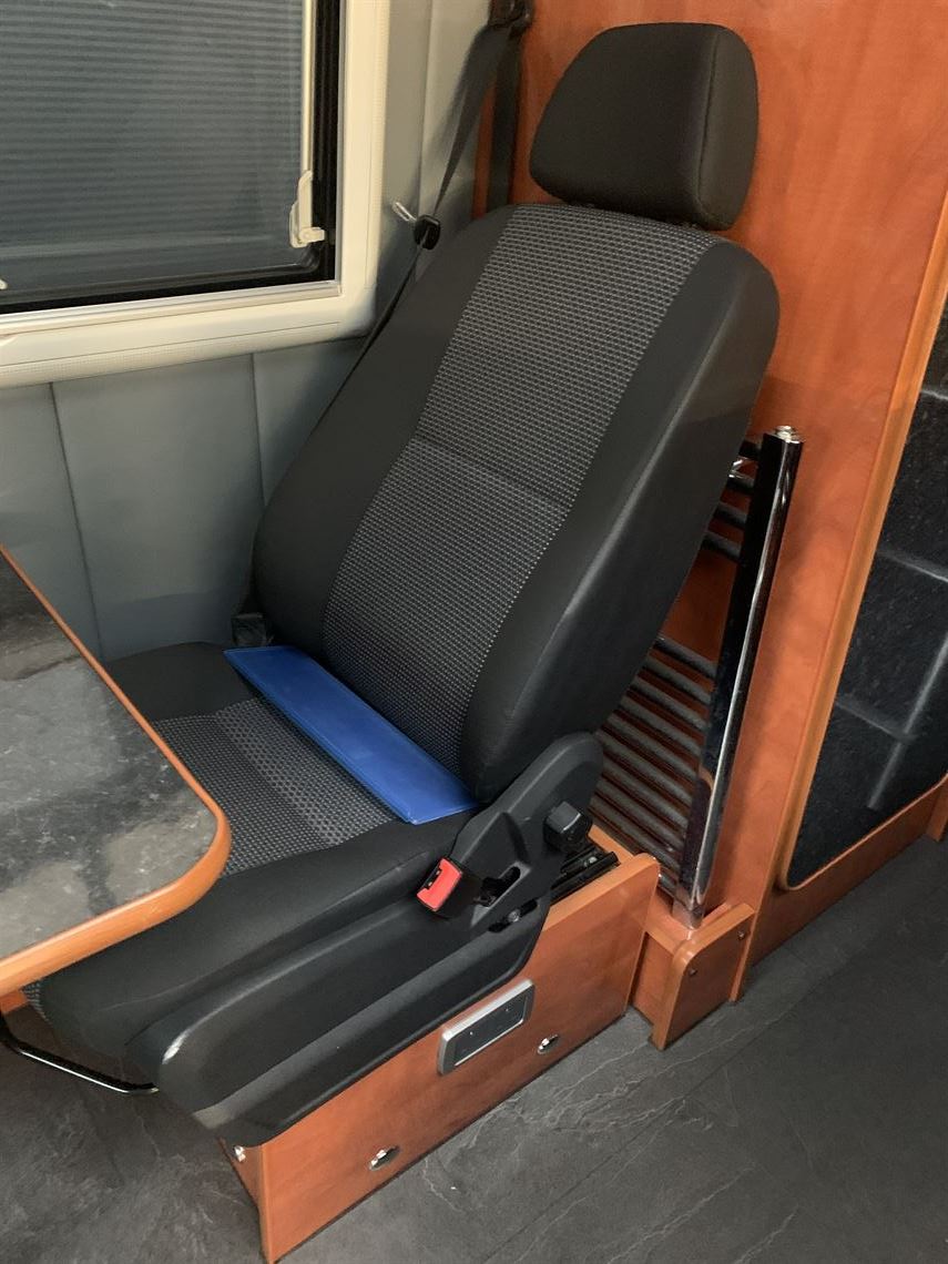 mercedes-sprinter-516-cdi-race-truck