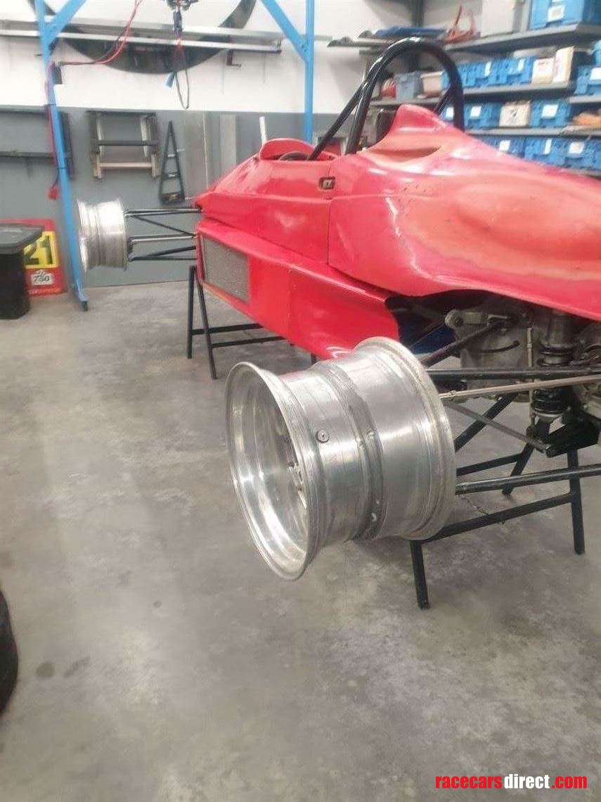 chevron-b67-formula-ford-2000-chassis-no-5-19