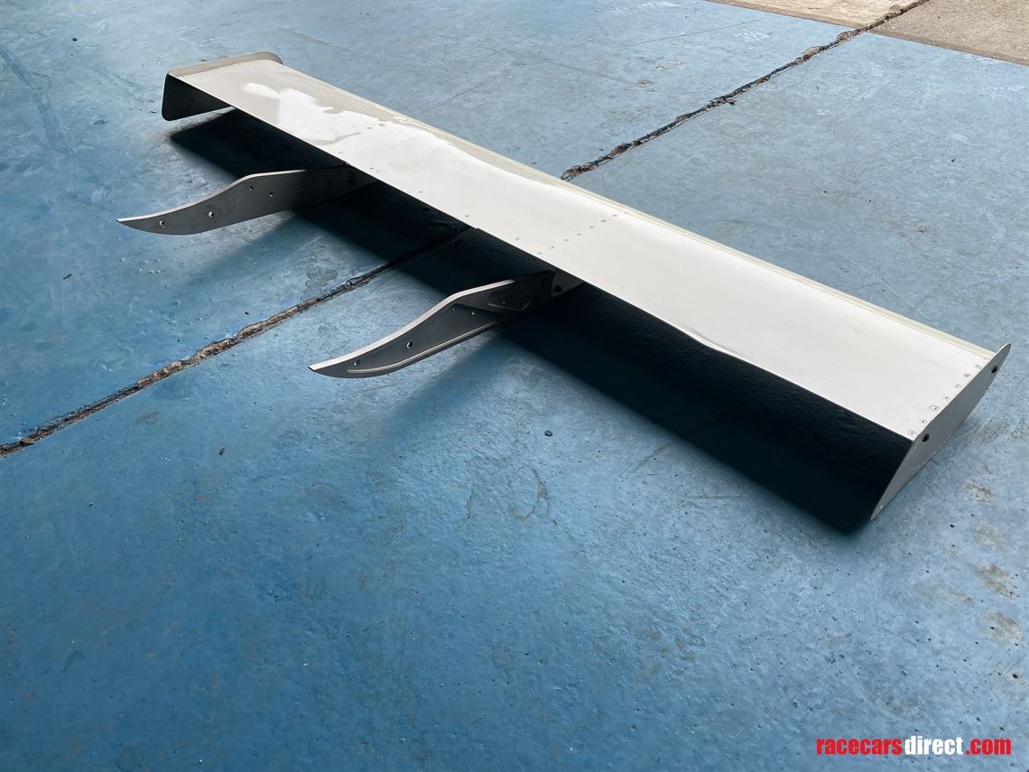 aluminium-front-wing-from-historic-formula-1