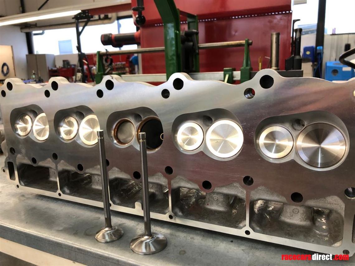 dodge-chrysler-oreca-viper-gts-r-cylinder-hea