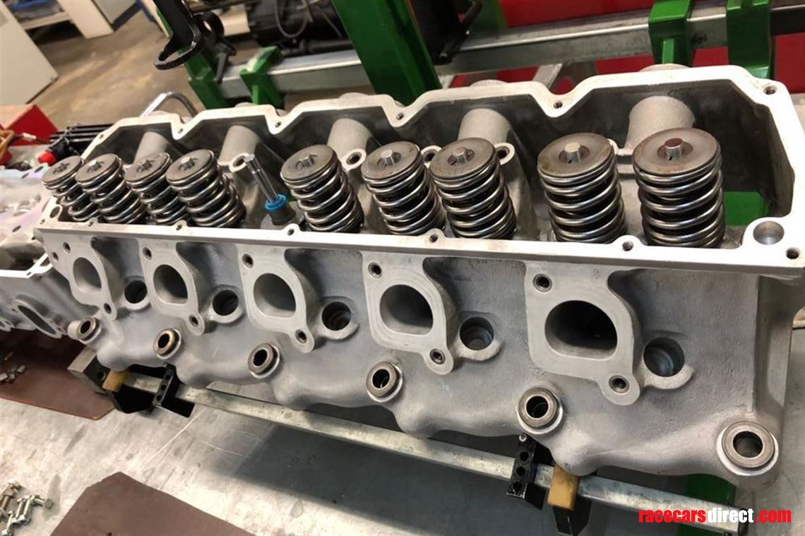 dodge-chrysler-oreca-viper-gts-r-cylinder-hea