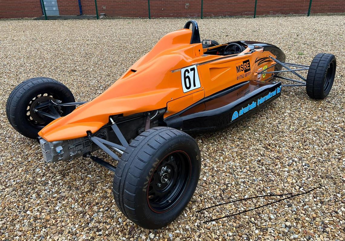 van-diemen-rf04k