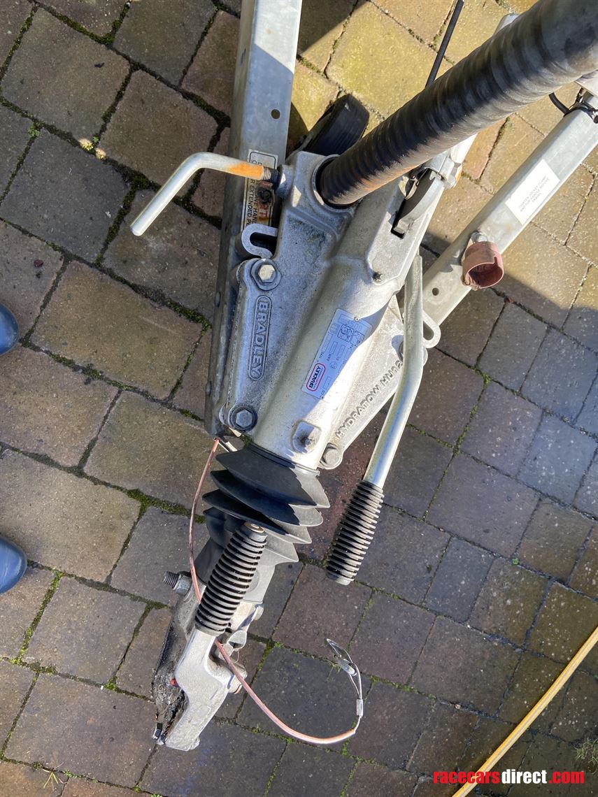 brian-james-trailer-with-henson-built-rigid-b