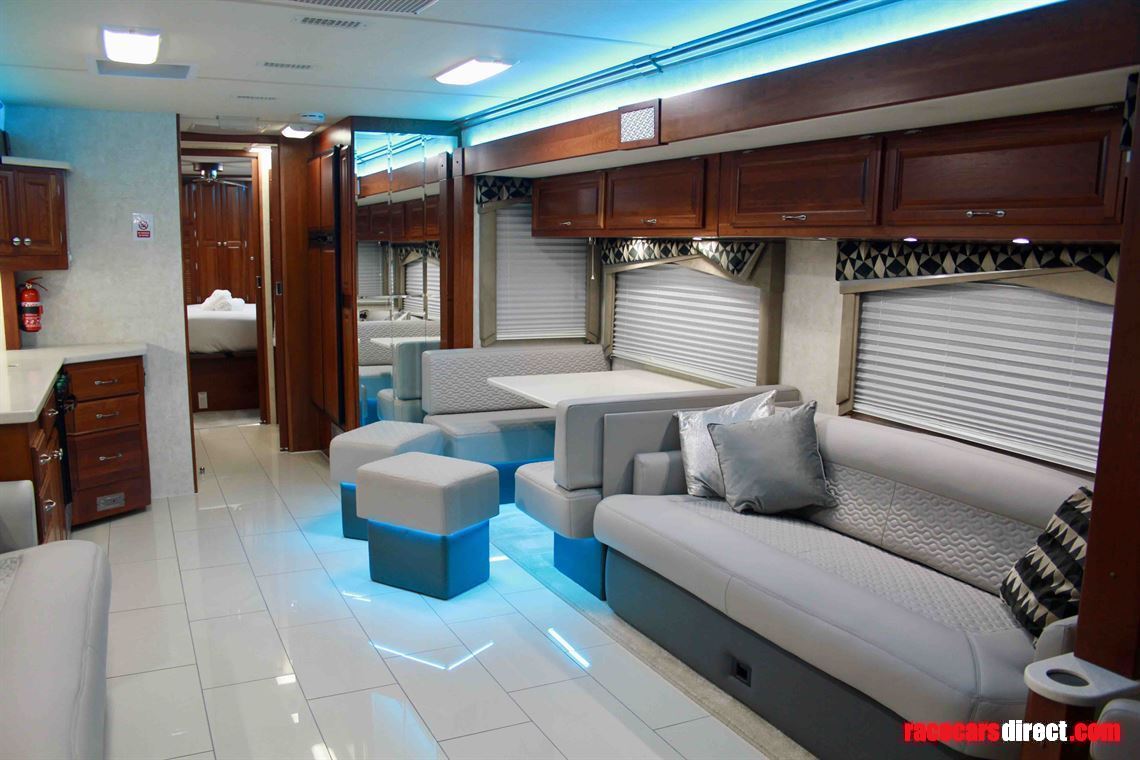 fleetwood-revolution-40l-motorhome-for-sale