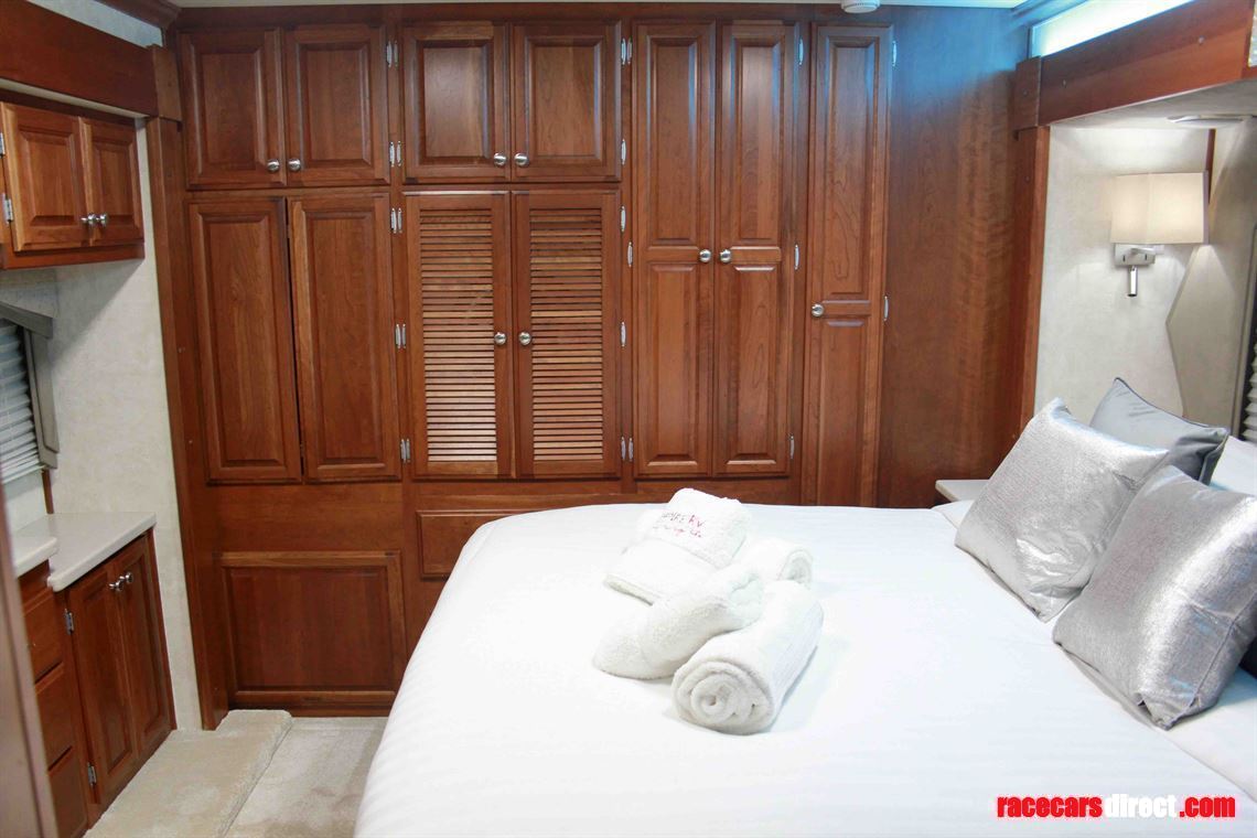 fleetwood-revolution-40l-motorhome-for-sale