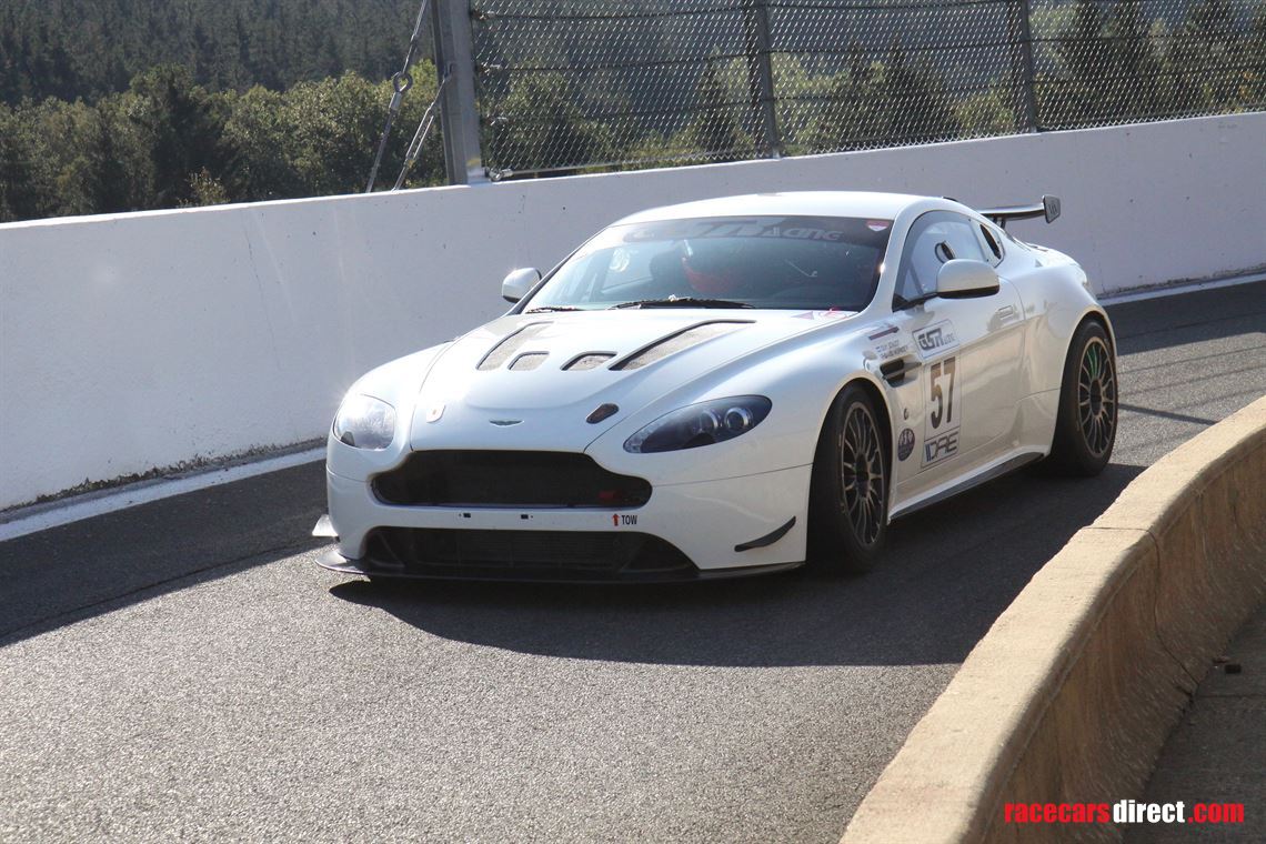 aston-martin-vantage-gt4---2016