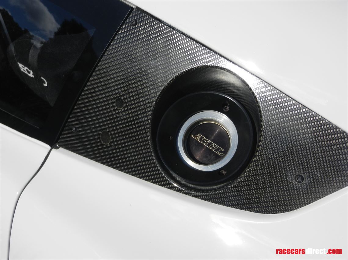 aston-martin-vantage-gt4---2016