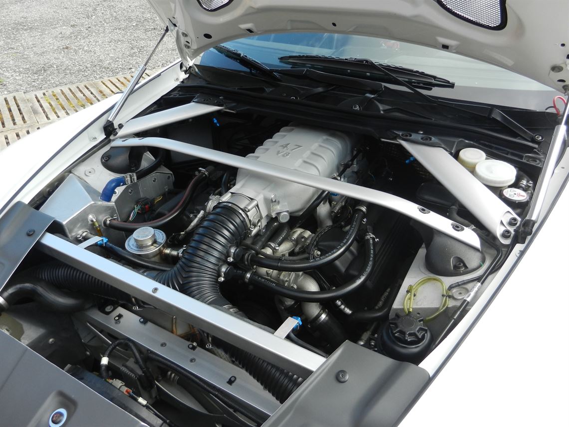 aston-martin-vantage-gt4---2016