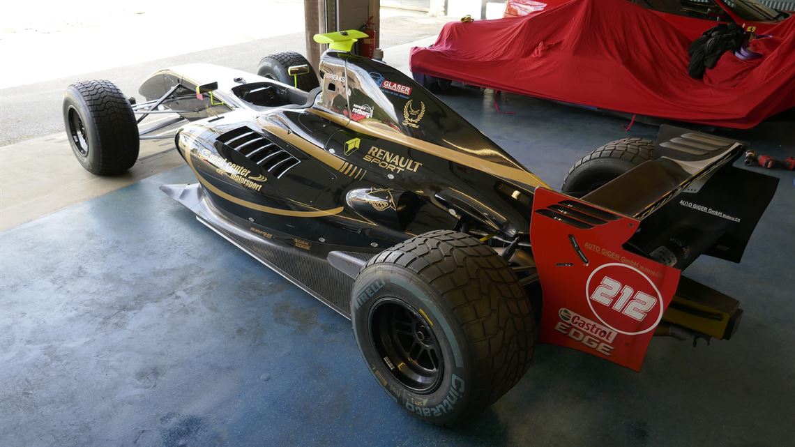 world-series-renault-t08